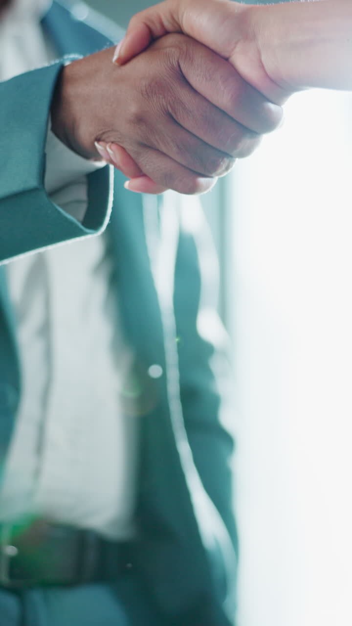 การจับมือทางธุรกิจ