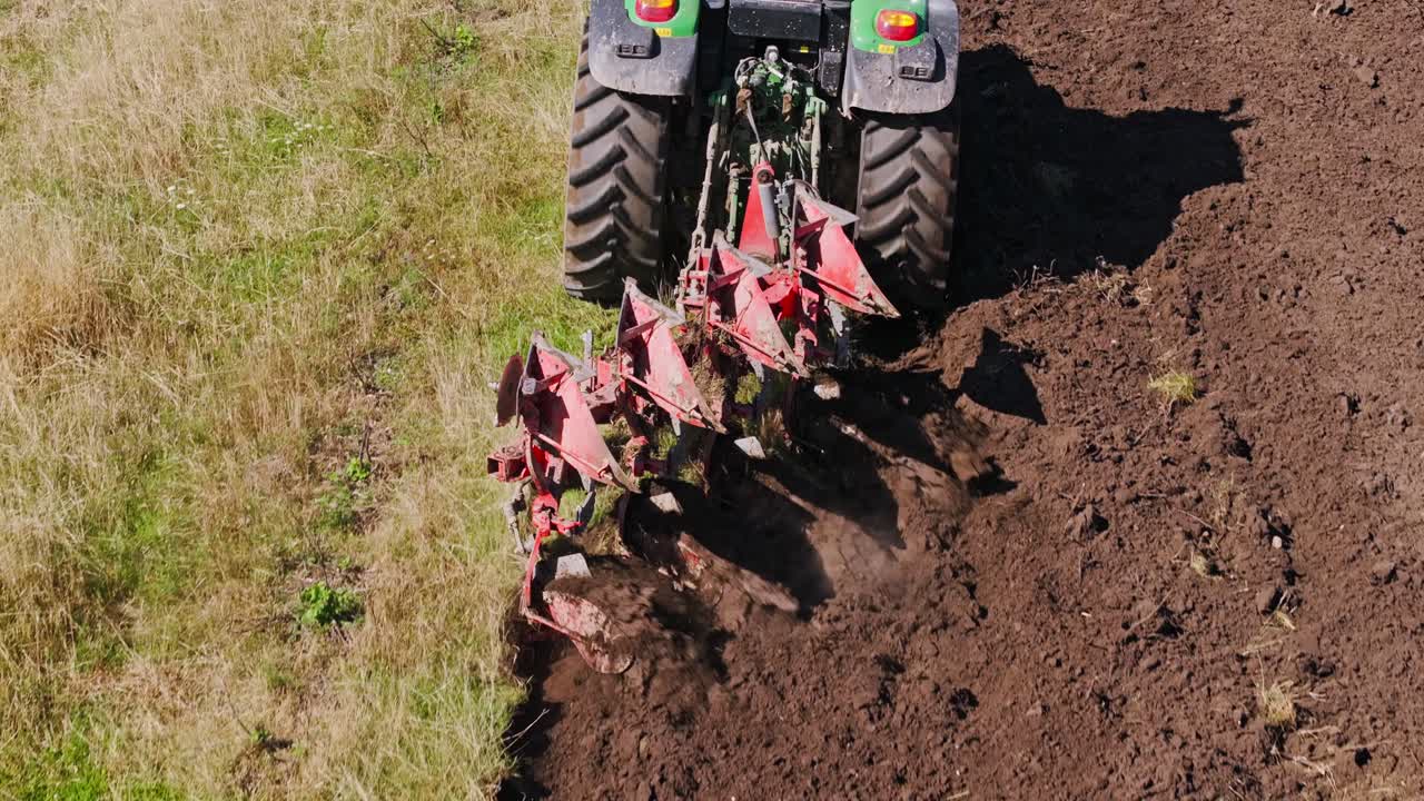 Agricultural machinery cultivating soil and shaping farmland structure