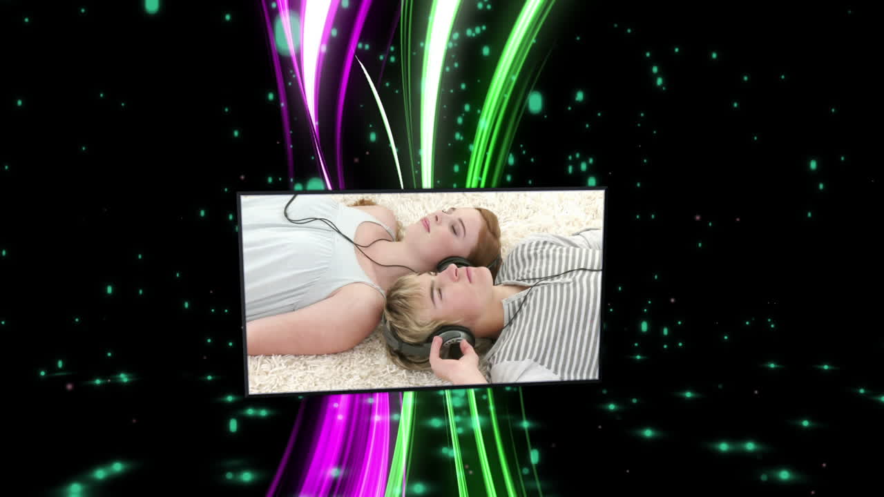 젊은이들이 기술을 사용하는 모니터링