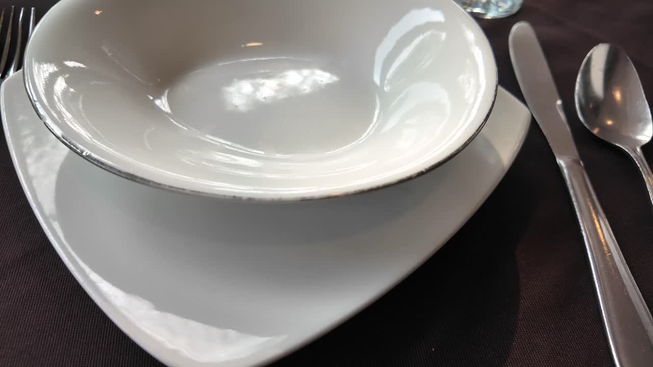 식당 테이블 설정