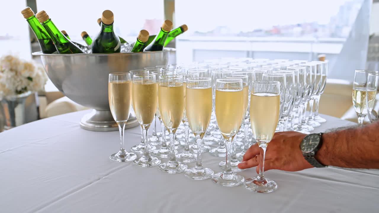 Champagneglass klare for en feiring