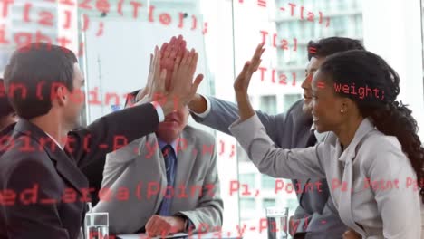 animación del procesamiento de datos financieros sobre personas que llevan auriculares de teléfono
