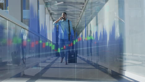 animación del procesamiento de datos financieros sobre un empresario biracial en el aeropuerto