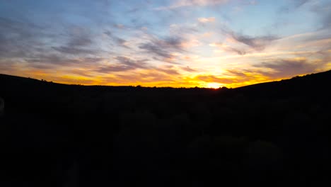 Vista-De-Drones-Del-Histórico-Puente-De-San-Luis-Rey-Al-Atardecer