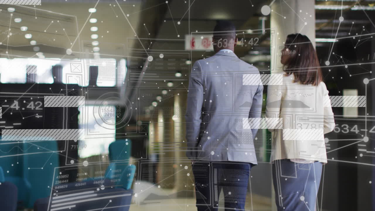 사무실에서 걸어다니는 다양한 남녀 비즈니스 동료에 대한 데이터 처리의 애니메이션