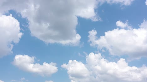 4k:-Hermoso-Fondo-De-Paisaje-De-Nubes-Universal.-Vista-Aérea