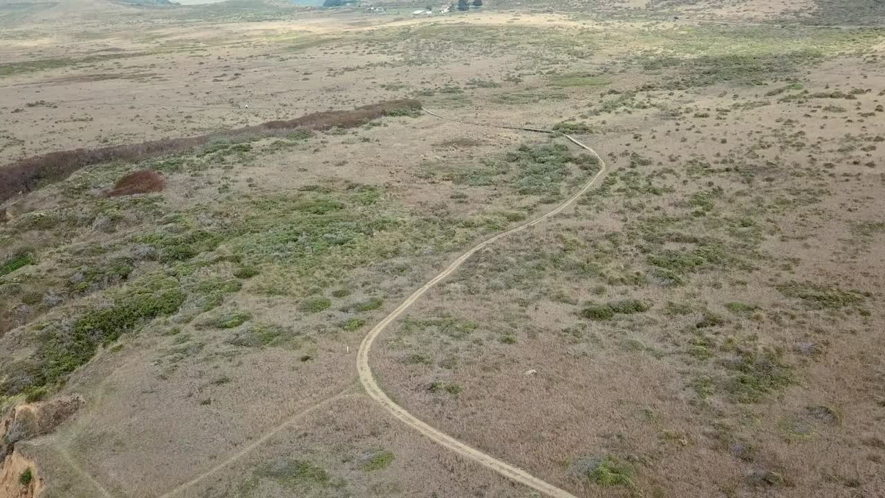 vuelo de drones sobre el campo de bodega