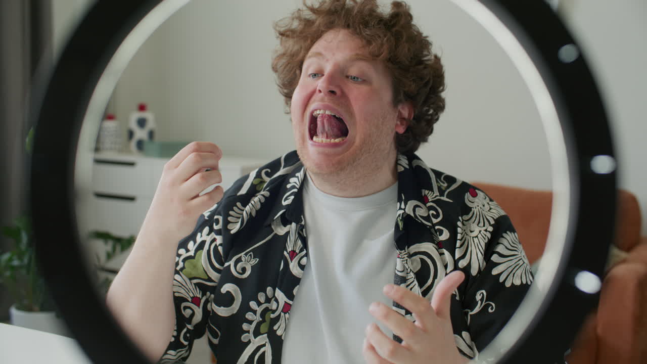 Speech Coach Explaining Articulation Techniques as Recording Tutorial