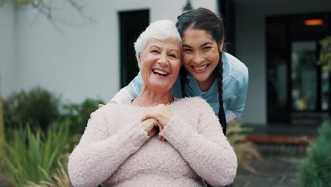 Senior-woman,-wheelchair-and-nurse-face