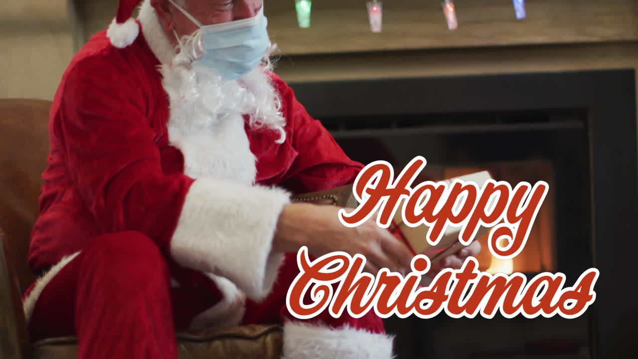 크리스마스 축하 문자의 애니메이션 산타클로스가 얼굴 마스크를 쓰고 선물을 주는 장면