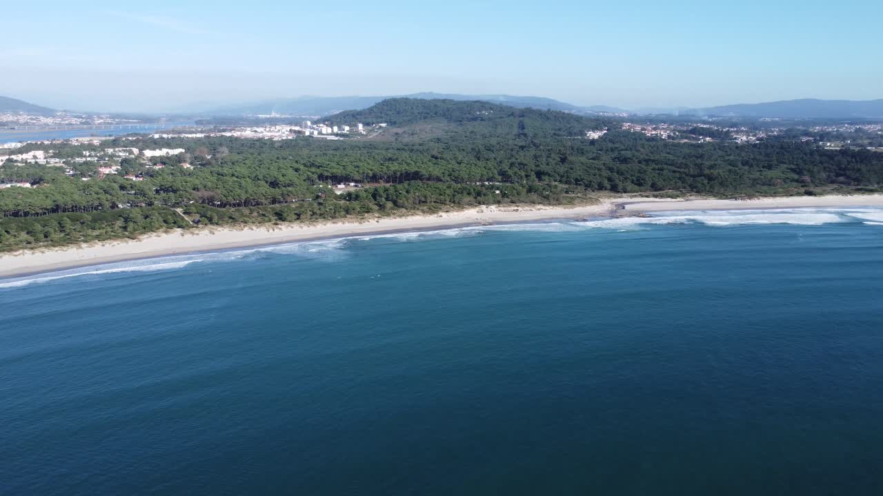 hermosa playa de cabedelo en viana do castelo en portugal en el océano atlántico