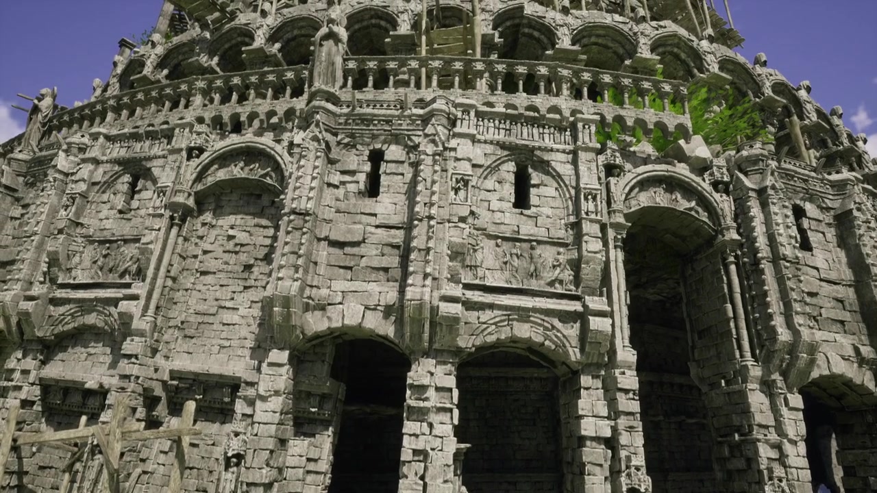 Sito storico suggestivo con architettura colorata e vegetazione spontanea.