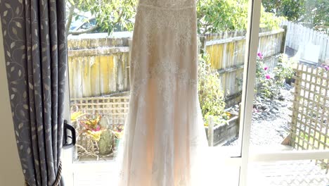 wide-shot-of--bride---bridemaid-wedding-dress