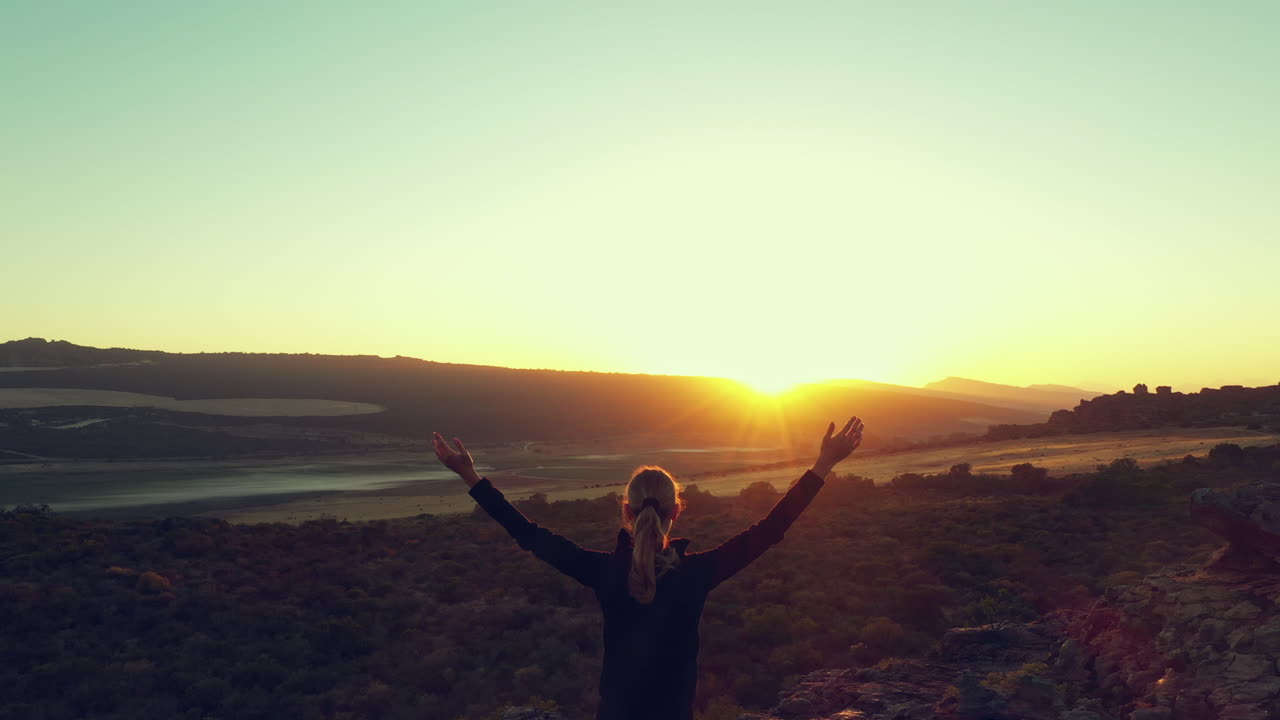 자연 속에 있는 것은 자유롭습니다.