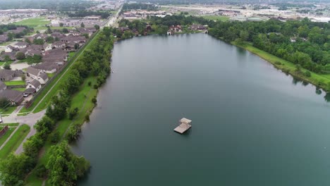 Vuelo-De-Drones-Sobre-Estanque-En-League-City-Texas