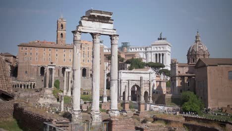 Forum-Romanum,-Roma,-Italia,-Día,-Soleado,-Muñequita,-Pilares,-Ancho,-Largo