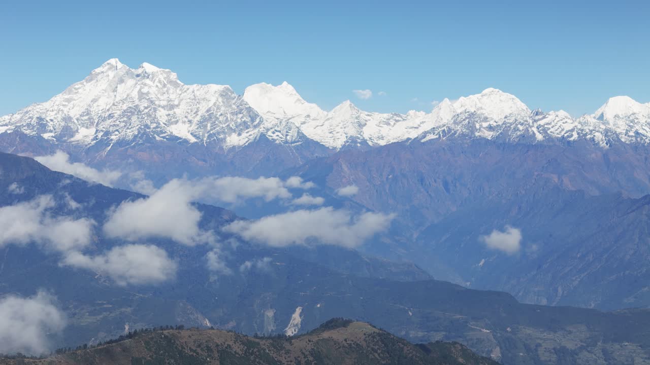 Smuk luftfoto fra Kalinchowk fremhæver Himalaya-tinderne, inklusive Annapurna Manaslu Langtang Ganesh Himal og Dorjee Lakpa i Nepal