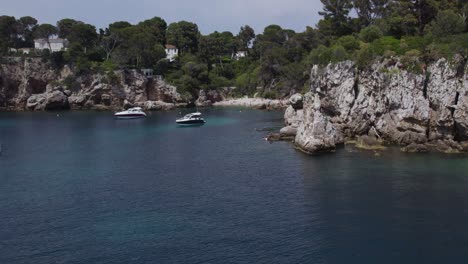 Tropical-Cote-d'Azur,-French-Riviera-Mediterranean-Coastline-in-Cannes,-France