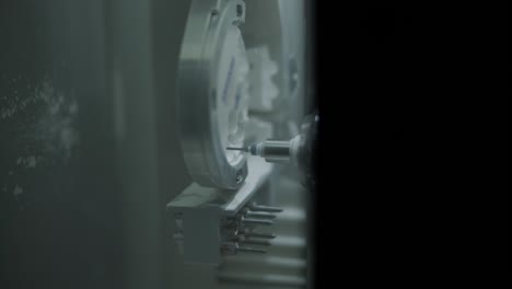 máquina de corte por cnc de coronas de zirconia a partir de circonia sin cocer
