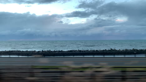 Rocks-and-route-facing-the-sea