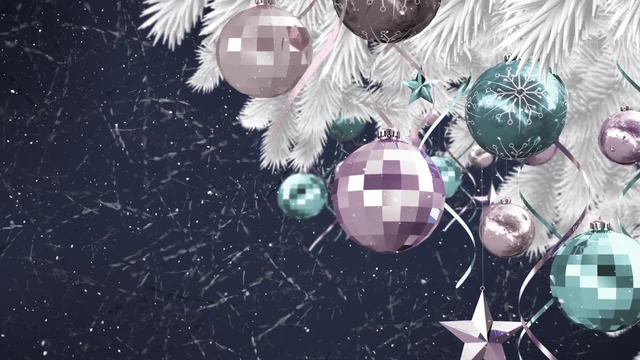 animación de ramas de abeto y decoraciones navideñas sobre la nieve que cae