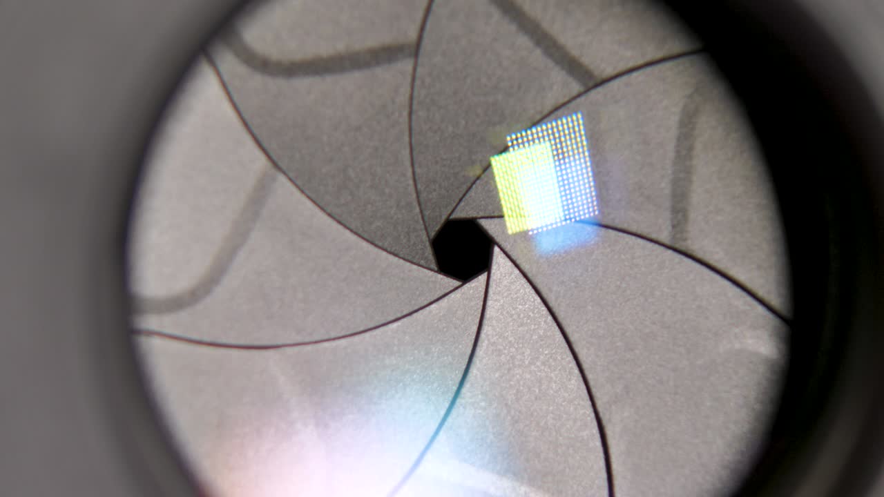 hojas de diafragma de la lente fija apertura y cierre de la abertura f-stop ajuste de una cámara fotográfica de primer plano