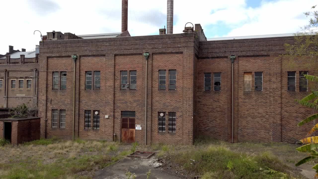 화이트 베이, 뉴 사우스 웨일즈, 시드니, 호주의 오래된 발 메인 발전소 - 패닝 샷