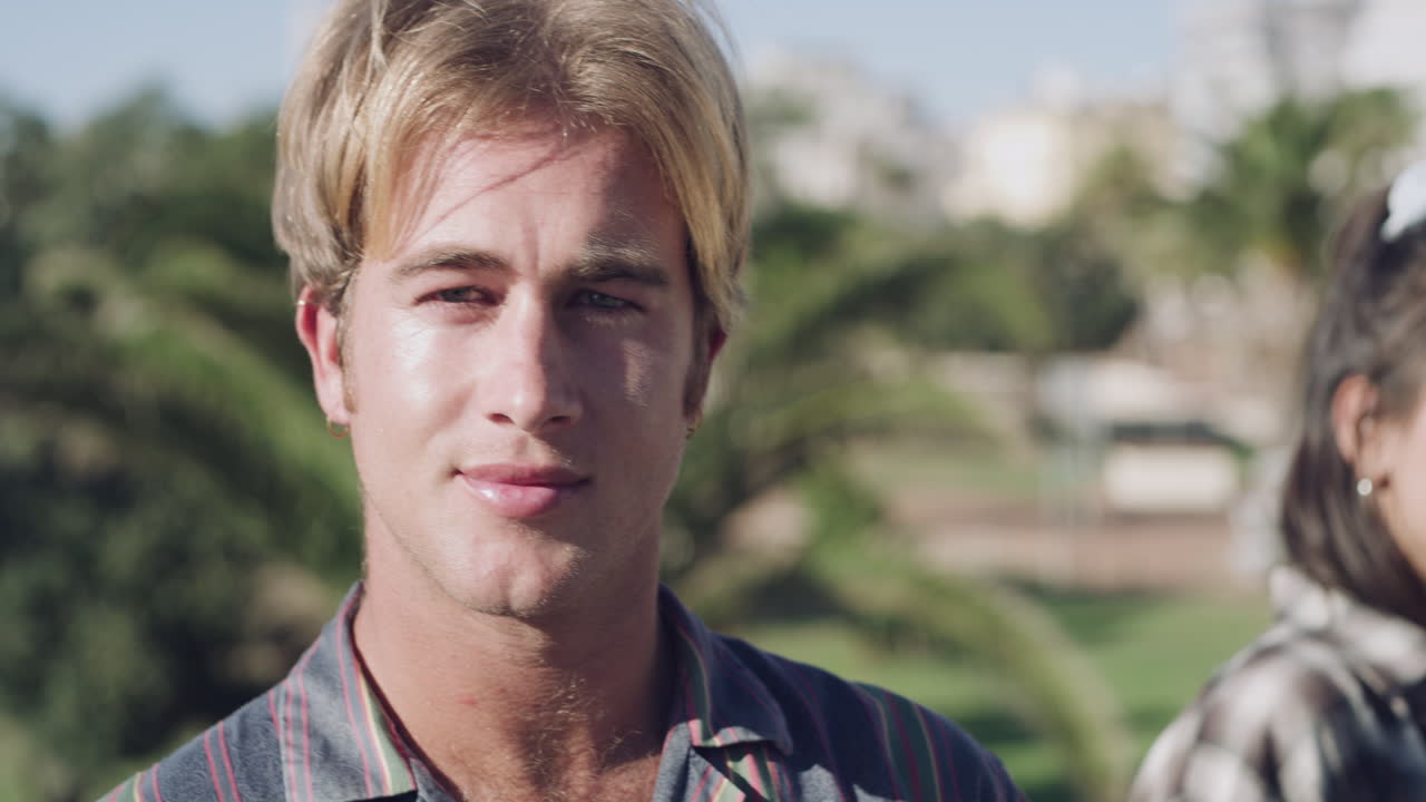 당신의 원을 작게 유지하고 당신의 충성심을 크게 유지하십시오.