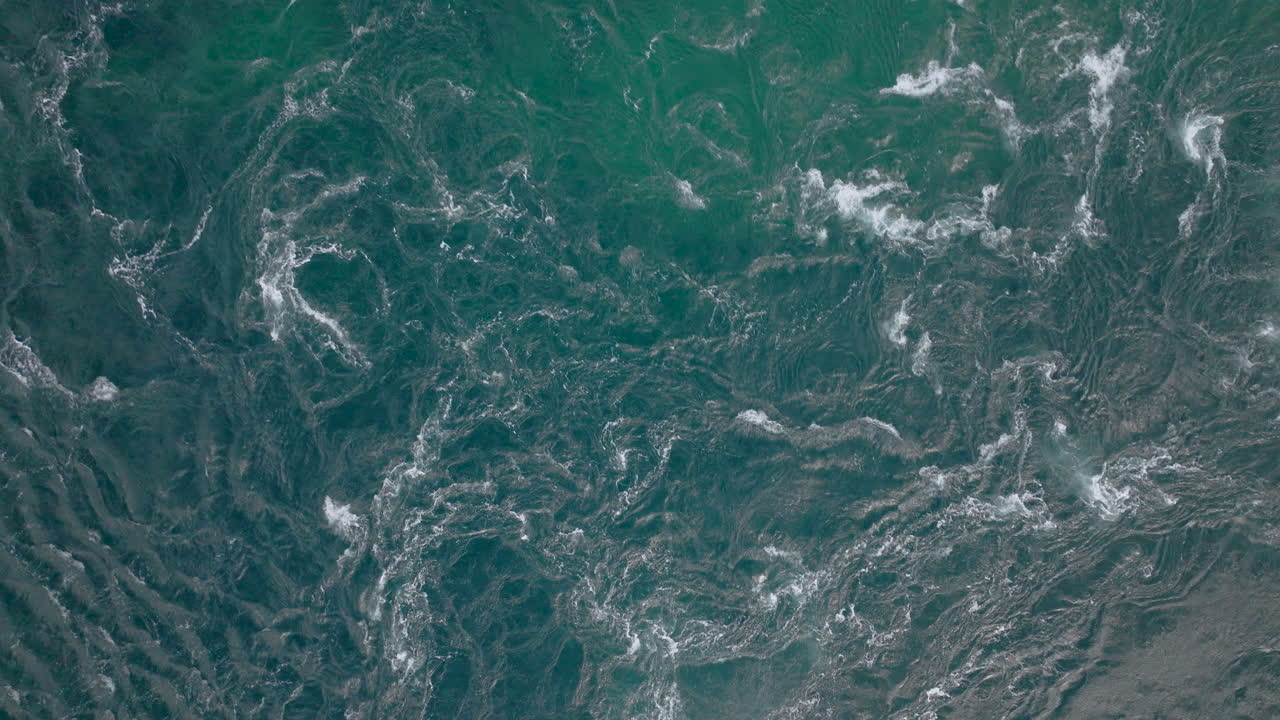 vista aérea de los remolinos en saltstraumen nordland noruega