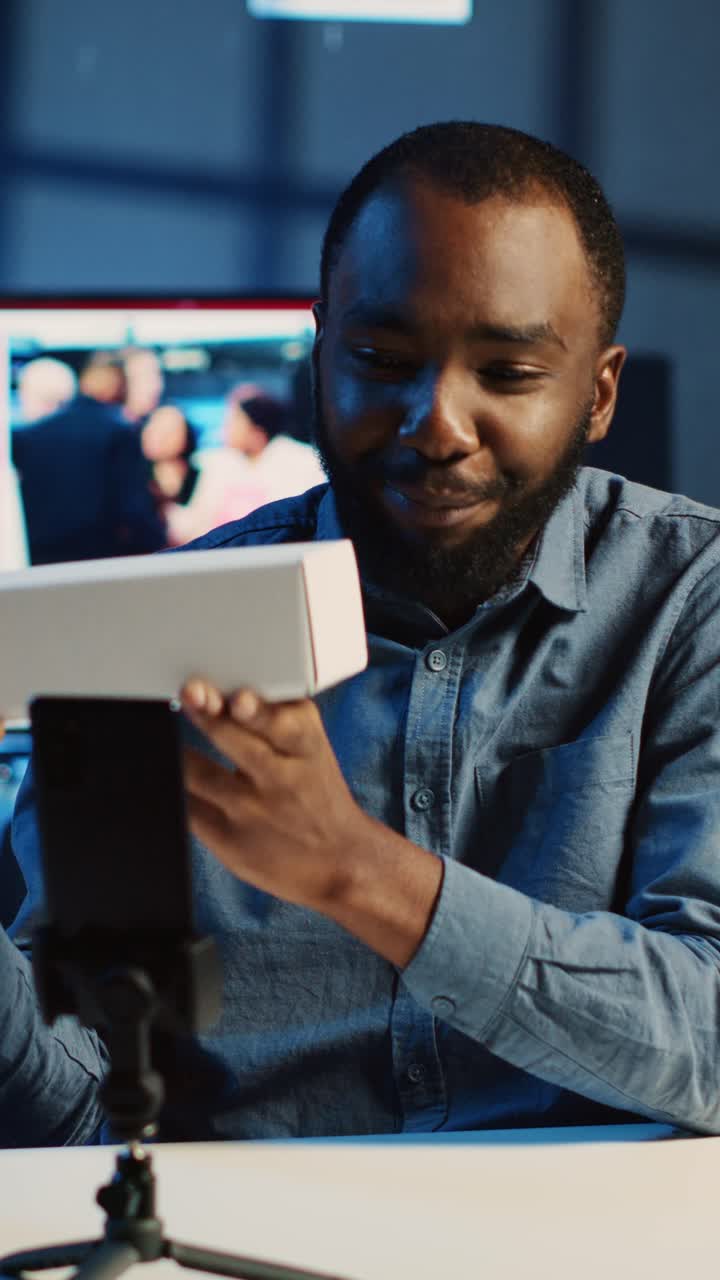 Vertical video Influencer presents sponsored product