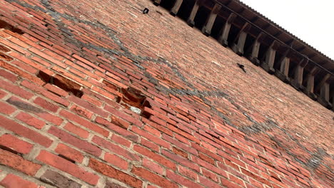 Pared-De-Ladrillo-Naranja-De-Un-Castillo-Glorioso