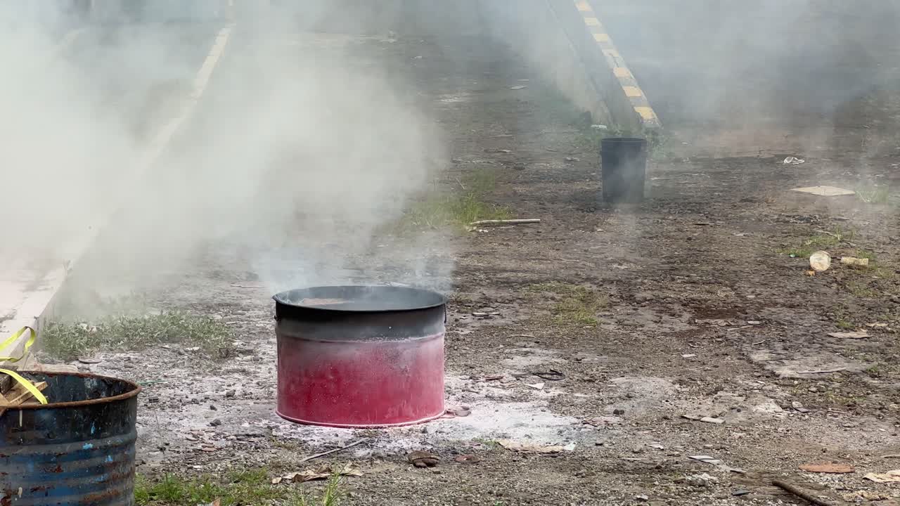 extintor de pulverización para apagar el fuego, vista estática