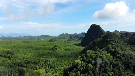 Aerial-View-Of-Incredible-Rainforest-Mountain-Landscape-Langkawi,-Malaysia