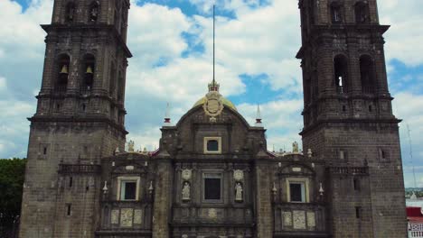 Impresionantes-Vistas-Aéreas-De-Cholula,-Puebla-Capturadas-Por-Drones