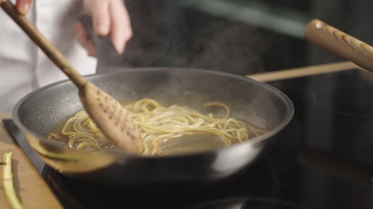 Cooking Spaghetti in a Pan