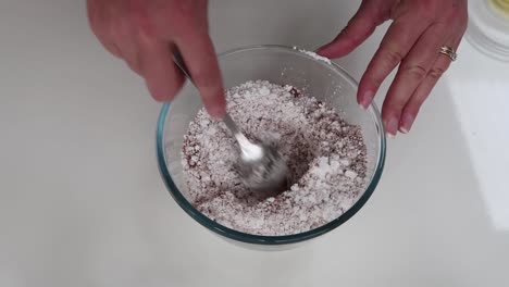 mixing cocoa and icing sugar