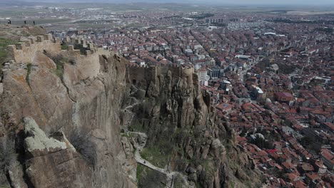 Imponentes-Ruinas-Del-Castillo-Medieval