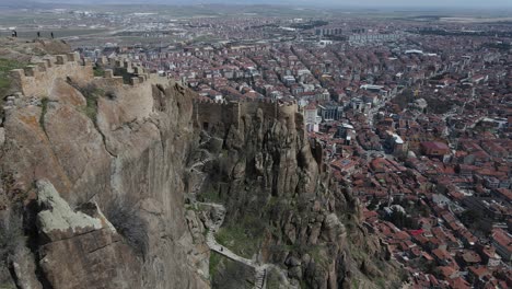 imponentes ruinas de castillos medievales