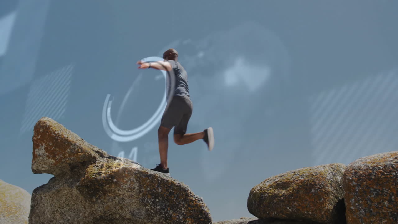 animación de procesamiento de datos digitales sobre hombre afroamericano corriendo al aire libre