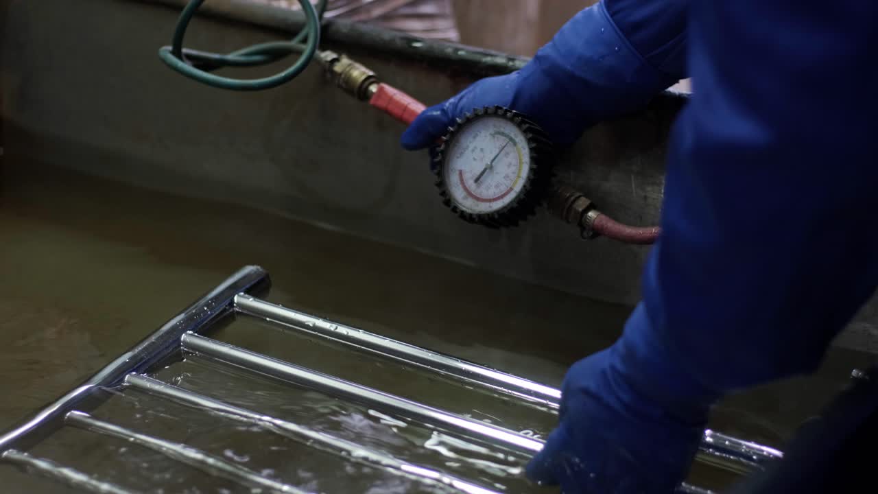 가열 된 수건 레일 압력 테스트: 스테인리스 스 수건 워머 제조