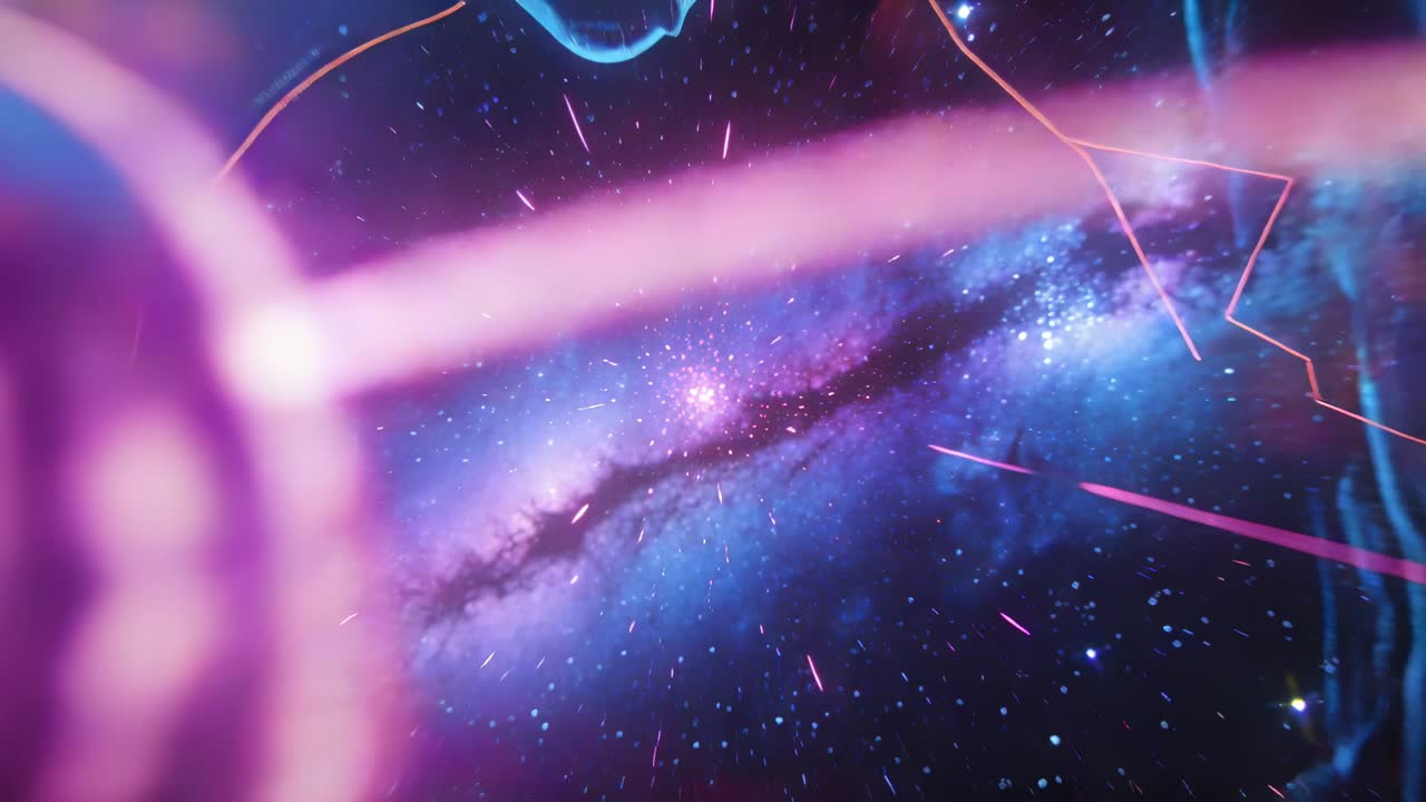 La telecamera in zoom rivela un torso traslucido con una colonna di nodi luminosi pulsanti e linee di energia in una galassia.