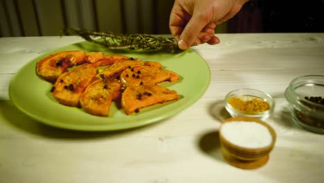 Tasty-baked-pumpkin-slices-on-plate.-Organic-pumpkin-dish