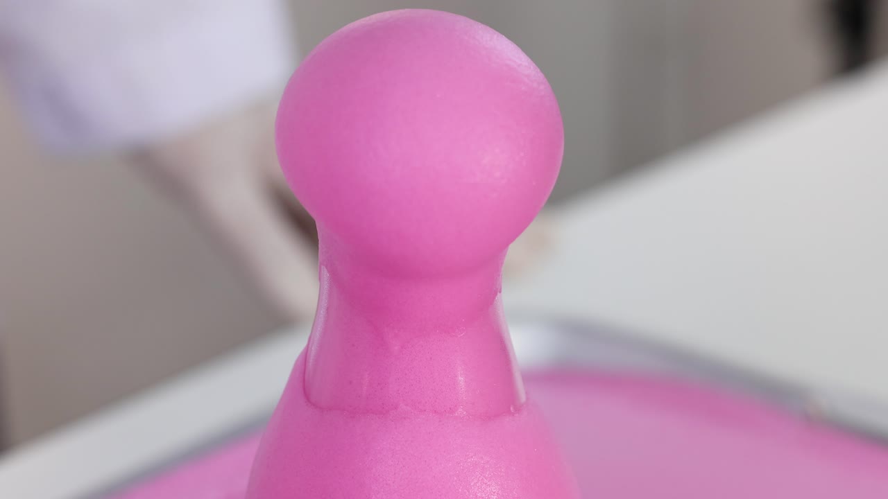 과학 실험에서 다채로운 거품 폭발