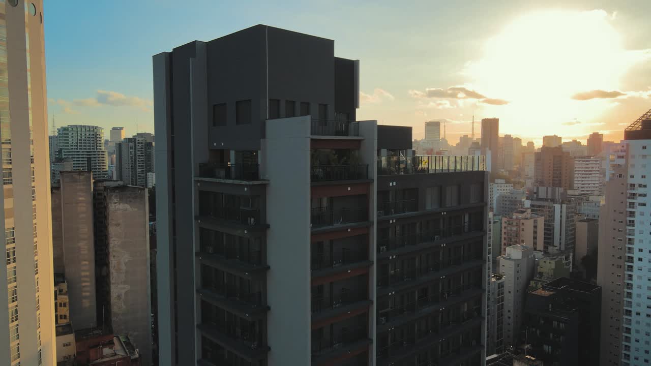 drone tomas aereas edificios copan sao paulo ciudad atardecer centro ciudad ipiranga 165 construcciones toma aerea