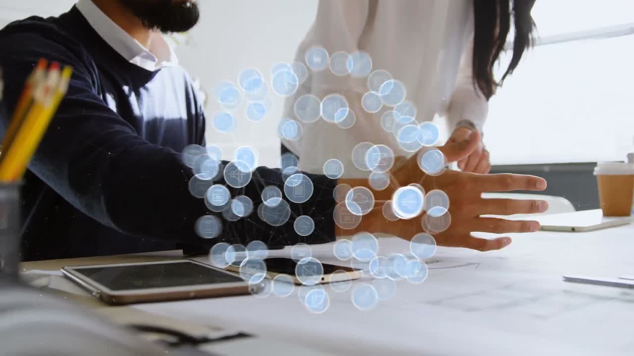 사무실에서 일하는 남성과 여성에 대한 연결 아이콘의 웹