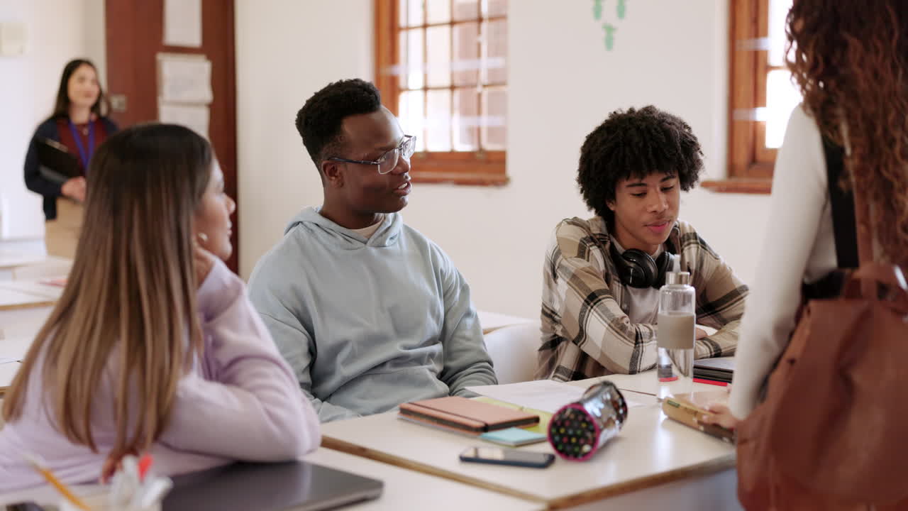 estudiantes universitarios, hablando