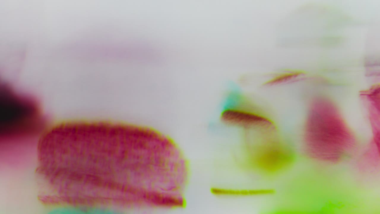 luz multicolor abstracta que pasa a través del vidrio. fugas de luz brillantes creativas