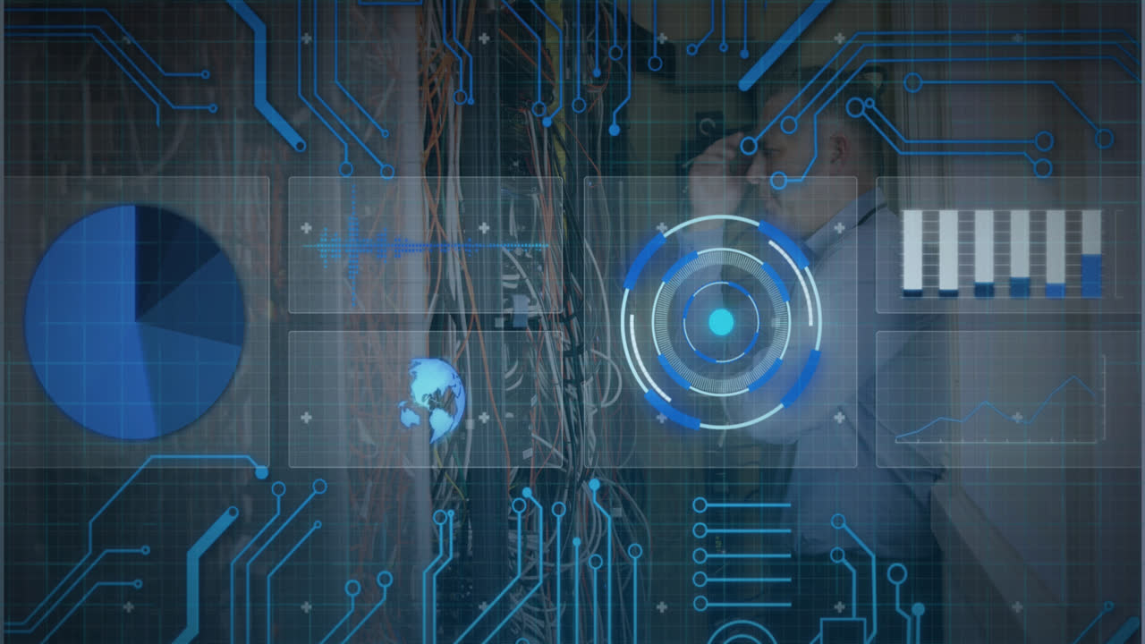 animación de escaneo de alcance y procesamiento de datos sobre técnico informático masculino caucásico por servidor de computadora