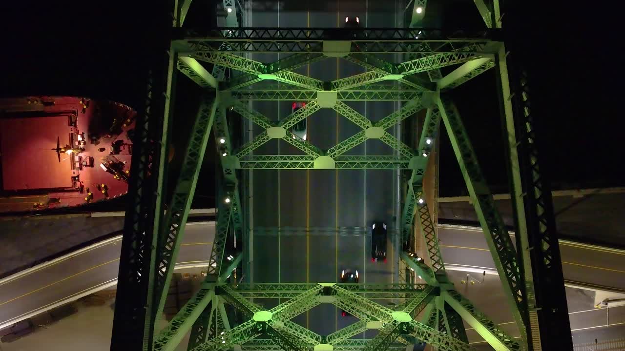 color verde puente jacques cartier puente en montreal, vista aérea de arriba hacia abajo