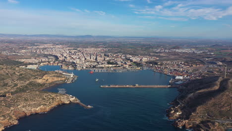 Bahía-De-Cartagena-España-Vista-Aérea-Del-Puerto-Estación-Naval-Marina-Día-Soleado